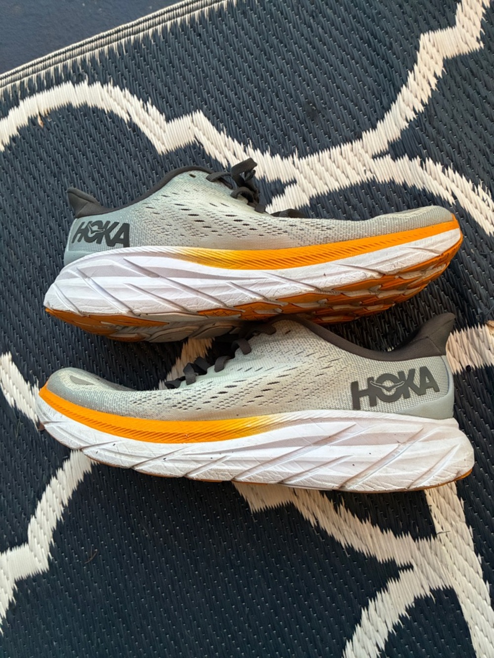 Hoka Clifton 8